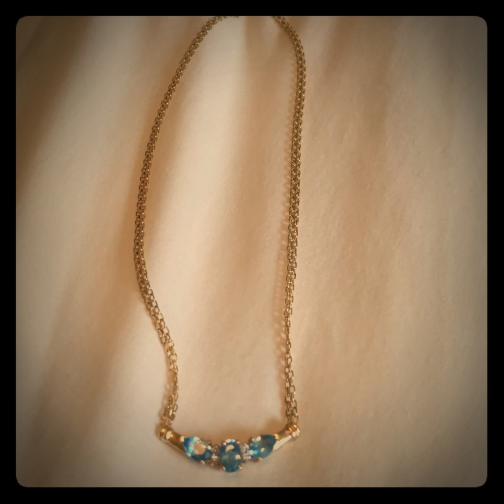 Aquamarine Necklace with Gold Setting